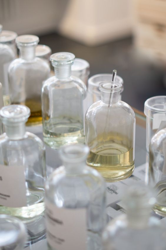 Parfumerie de niche : matières, création et signature olfactive distinctive