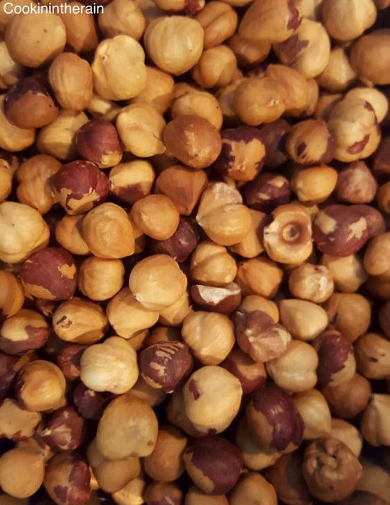 Noisettes entières dans une composition gourmande