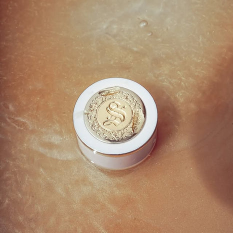 Quel parfum pour l’hiver femme ? Les notes qui tiennent vraiment par temps froid