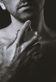 Layering parfum : comment superposer deux fragrances sans alourdir le sillage
