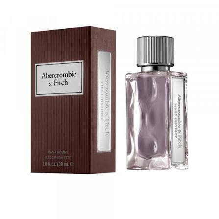 Flacon de First Instinct Abercrombie, parfum aquatique pour homme
