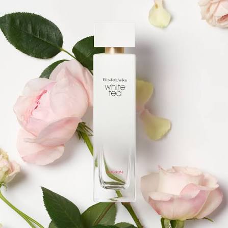 Flacon de White Tea Wild Rose Elizabeth Arden — parfum floral musqué pour femme